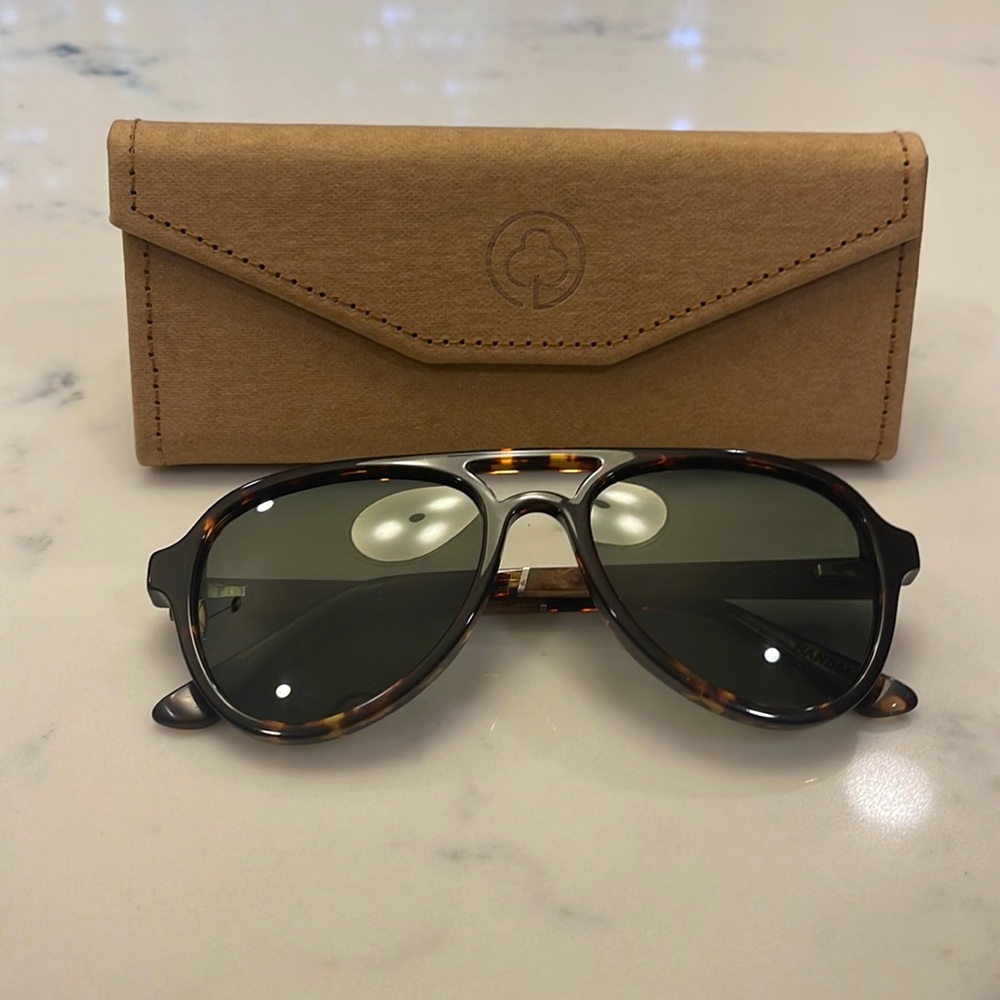 Kraywood polarized aviator sunglasses. “Runner” style